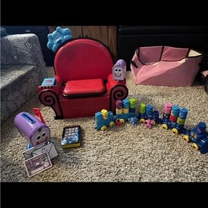 Blues clues toy lot with thinking chair!